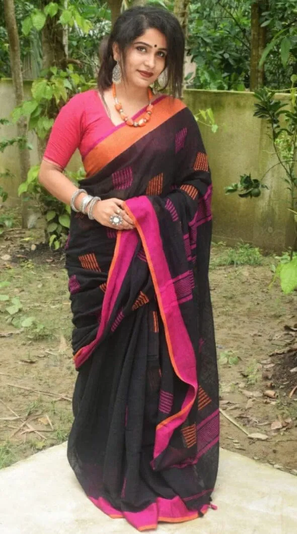 Bengal Cotton Saree in Weaving with Blouse