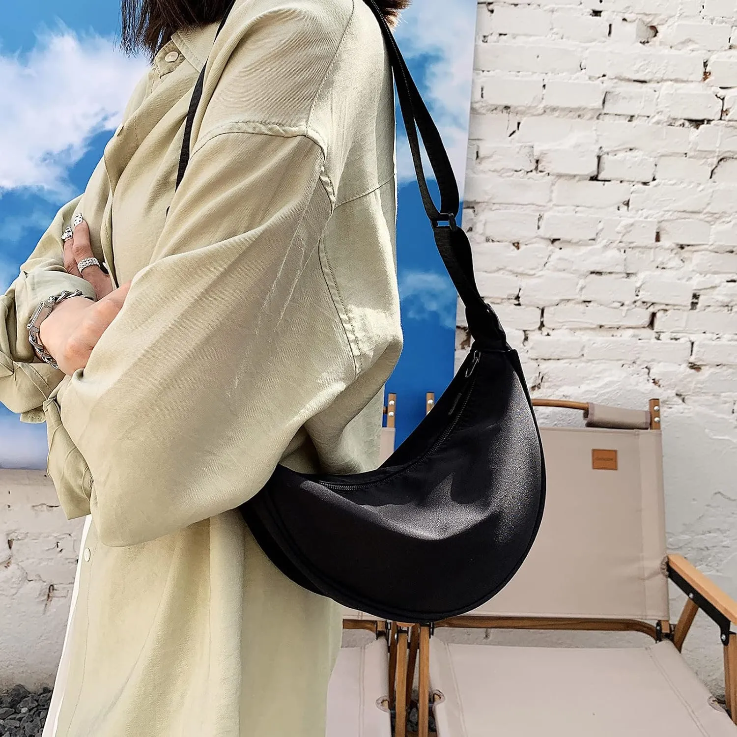 Ladies Simple Solid Colour Nylon Crossbody Bag Dumpling Bag Lightweight Small Satchel Underarm Bag (Black, One Size)