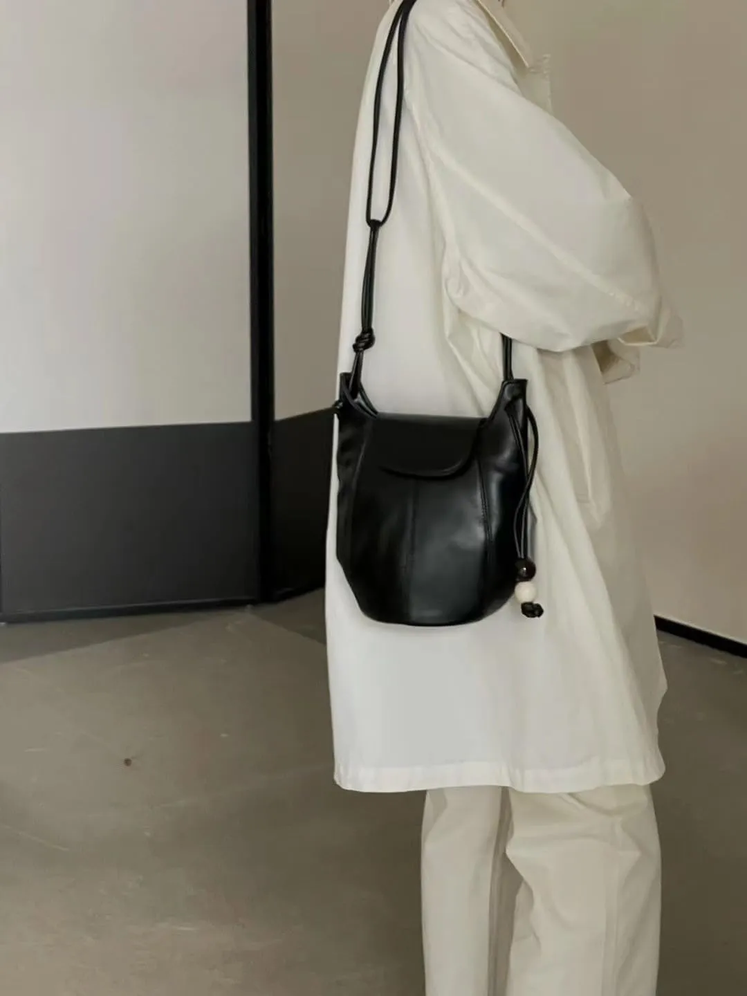 Retro Genuine Leather Shoulder Crossbody Underarm Bag Bucket Bag Totes Hobo Handbag Versatile Stylish Cute Casual Luxury