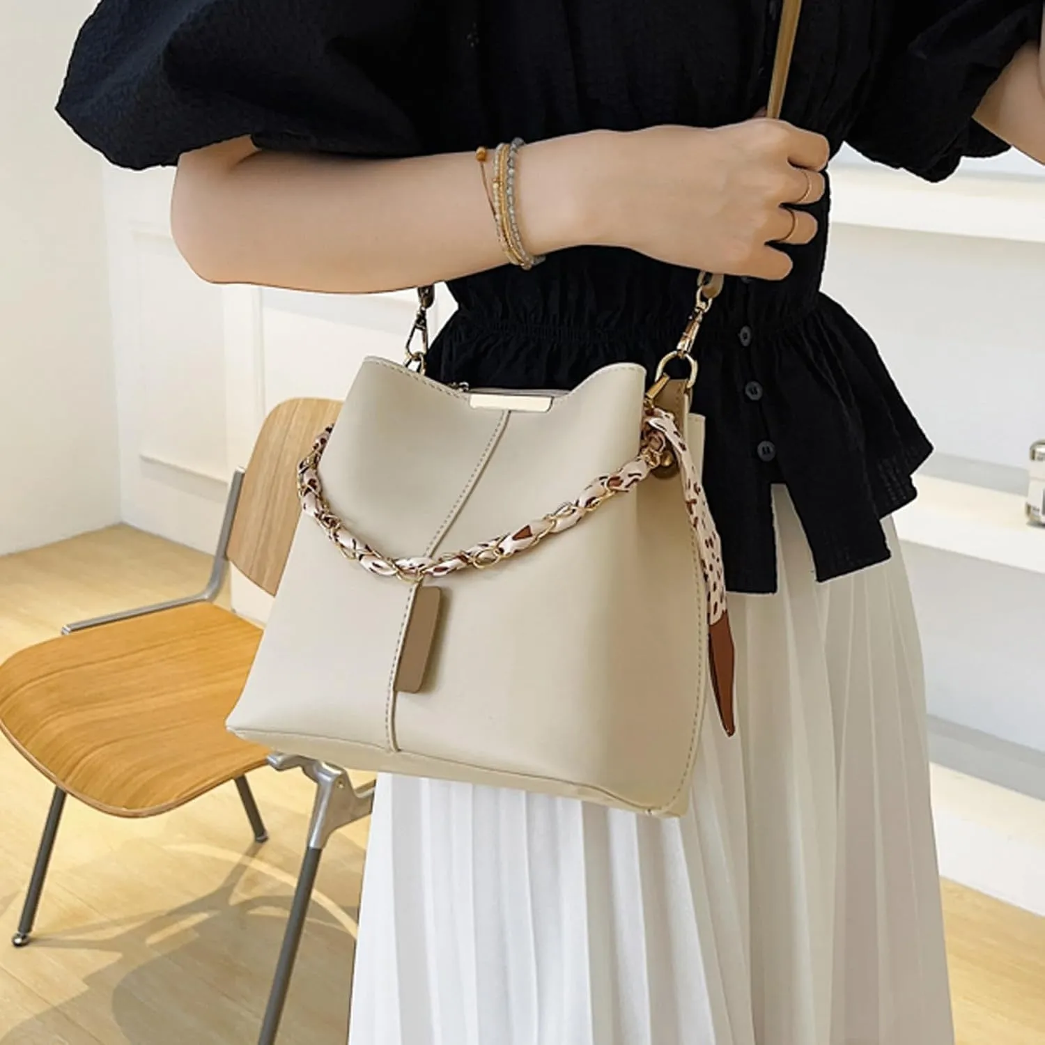 Sling Bags for Women Anti Theft Travel Small Designer Crossbody Bags for Women Temperament Clutch Purse(Brown)