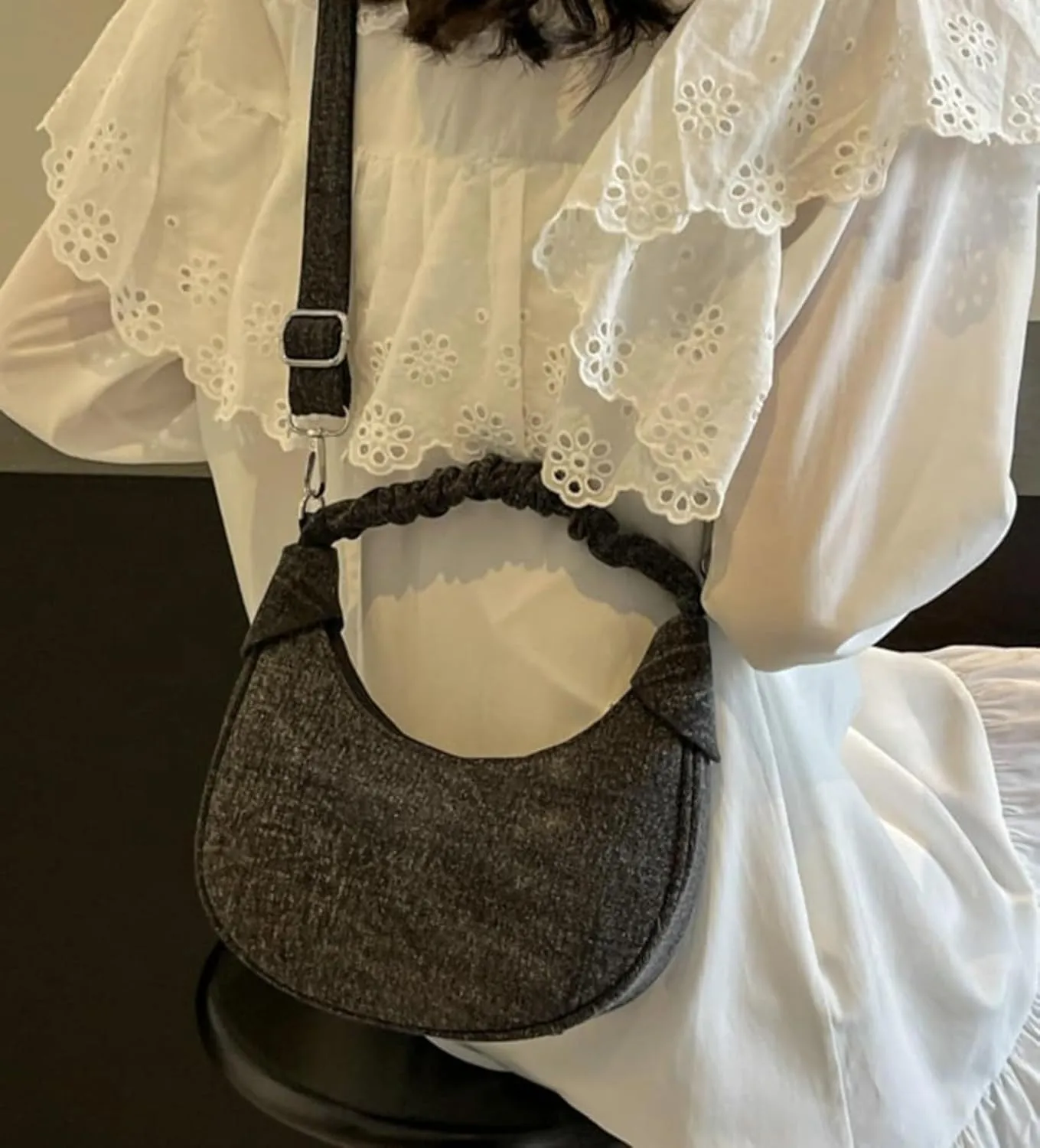 Small Denim Shoulder Bag for Women Crescent Shape Canvas Crossbody Bag Underarm Hobo Purse Handbag Trendy Totes